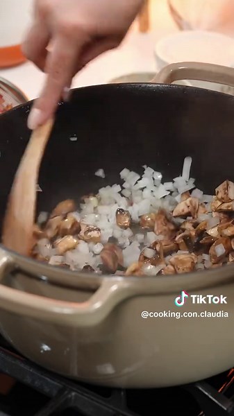 Classic Green Bean Casserole Recipe for Thanksgiving