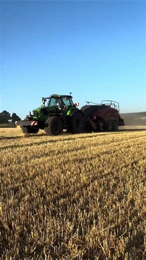 Strohpressen im Dauereinsatz🤩💨 Erntesaison 2026🌾🔥 Deutz-Fahr 7250 und CaseIH Presse🚜 #farming