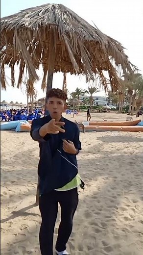 كواليس الاغنيه دي من فليم اى 😂😂