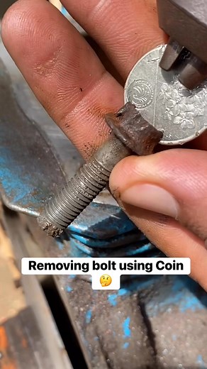 830K views · 4.9K reactions | Removing bolt using Coin #fbreelsfypシ゚viralシ #fbreelsfypシ゚ #fbviralvideo #bolt #mechanic #removing #BossArnel #coins | Boss Arnel | Facebook