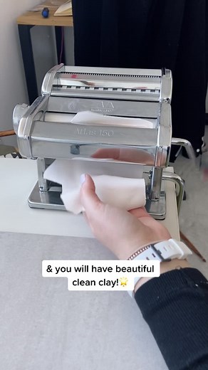 Top Tips for Cleaning Clay: Lynette's Opal Glaze Tutorial