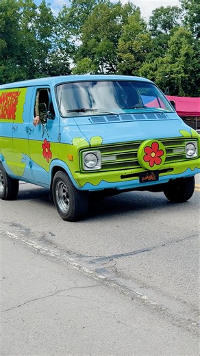 Mystery Machine van Drive By Engine Sound Cruisin Hines Westland 2025
