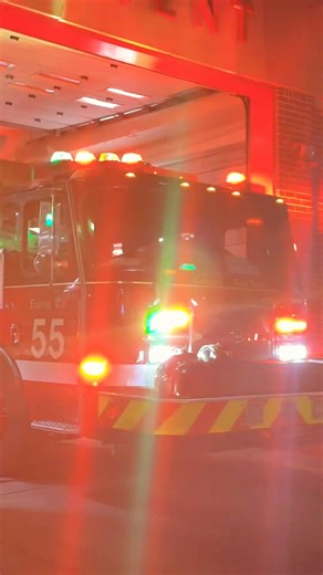 chicago fire department Engine 55 responding