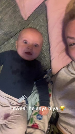Adorable Baby's First Word: Hiya!