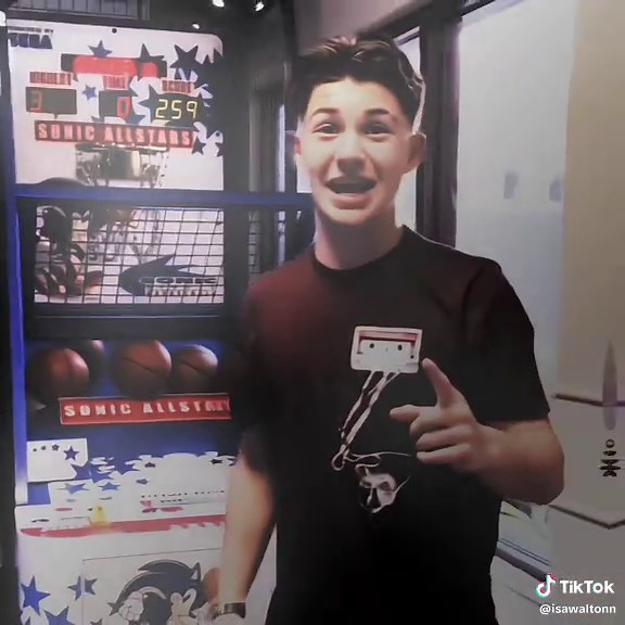 don't look here look at Javon 😍 #javonwannawalton #fypシ゚viral #foryoupage #fypシ゚ #boxador