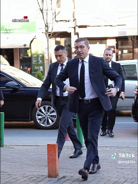 •\tVendimi i #Gjykatës Kushtetuese dhe gjuha shqipe? •\tÇfarë ka folur Artan #Grubi dhe kush duhet të frikësohet nga ai? •\tCila parti politike po pret “pas dere” për të hyrë në #Qeveri? •\tA do të rriten #çmimet e ushqimeve dhe të #naftës? Këto dhe çështje të tjera aktuale në vend. Sonte në ora 21:00 Në emisionin “n’Podium” me Mefo Ismaili I ftuar: Kryeministri Hristijan Mickoski