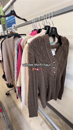 ★°•. maya .•°★ on Instagram: "me + knits 🥰💋 #thrifthaul #haul #thriftwithme #thriftfinds #y2k fashion vintage depop thrifted thrifttok thrifting secondhand thriftfinds toronto 2000s"