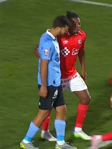 😮 NOOOO LUTIGER EN CONTRA!! El defensor de Sporting Cristal quiso rechazar el balón y lo mandó al fondo de las redes, pero era su PROPIO ARCO #Cienciano vs #SportingCristal 📺 Conoce cómo ver L1MAX en vivo 👉 http://l1max.com #L1MAX #Liga1 #TorneoApertura2026