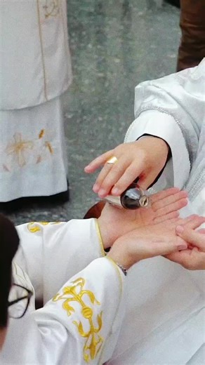 Unção das Mãos na Ordenação Sacerdotal