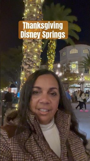 Thanksgiving/ Acción de Gracias. Disney Spring