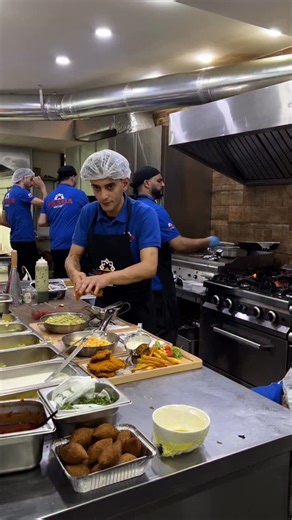 Younes on Instagram‎: "👊🏻✌️#الجزائر #مطاعم_الجزائر #اكل_جزائري #مندي_جزائري #أكاسيا_مييت algeria dzfood algerianstyle foodblogger_dz"‎