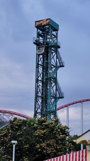 Demon Drop has been operating at Dorney Park since 2010. But originally opened at Cedar Point in 1983. Crazy this 41 year old ride is still in operation! What's your favorite drop tower? #demondrop #dorneypark #cedarpoint #rollercoaster #themepark #amusementpark #fall #viral #tiktok