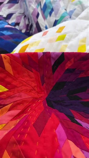 🤔Have you tried this before?! 🎉 Quilt is a modified Luminary Quilt ➡️ #quilting #quilt #modernquilting #modernmaker #quiltersoftiktok