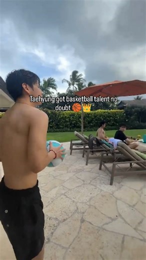 BTS V (뷔) on Instagram: "Taehyung really got talent in basketball, he scored standing across a pool & even from inside the pool he scored again 👑🏀 [VLOG] V’s VLOG in Hawaii #V #뷔 #BTS #방탄소년단"