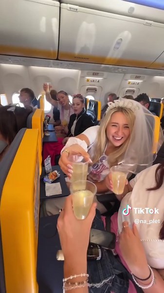 MOJE VYSNĚNÁ ROZLUČKA SE SVOBODOU! 🐚✨👰🏼‍♀️💍 Ve vlogu na YT Natálie Mestlová se mnou můžeš rozlučku zažít taky. 🤩 Tak tam určitě koukni. 🫶🏼 #rozlucka #rozluckasesvobodou #damskajizda #rozluckasoslobodou #rozlučka