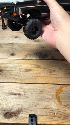 If you’re new to RC crawling, this is a great place to start. Small scale, easy control, and surprisingly capable. Just pick it up and drive. #BeginnerRC #RCcrawler #MiniTruck #RCfun #scalerc