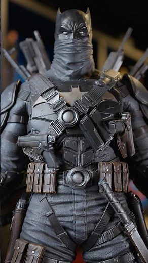 Batman WITH GUNS 😲 The Grim Knight Batman Statue Unboxing