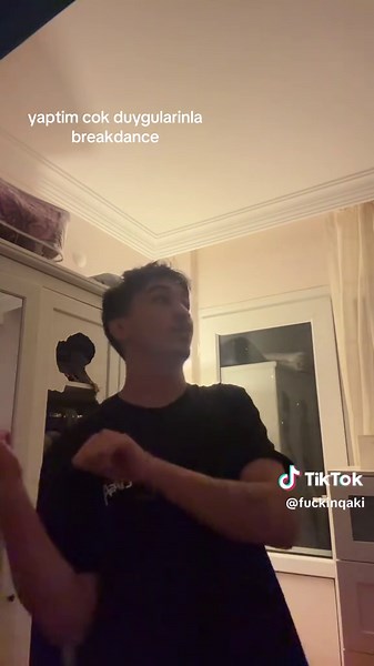 Breakdance Performance by Yari Turk