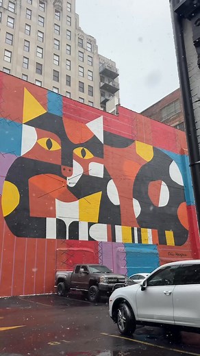 Happy #MuralMonday and first snowfall of the season! ❄️🩷 #PublicArt #Mural #Cincinnati #Ohio | ArtWorks Cincinnati