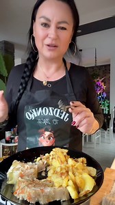 44K views · 10K reactions | Połowa trzeciej osiemnastki to jeszcze nie starość 朗ja dopiero zaczynam żyć i muszę długo bo mamy z Marcinkiem jeszcze dużo do zrobienia殺także nie ma czasu na starość  | Magdalena Glapiak | Facebook