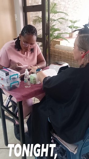 This is how comfortable the comfort of your own home looks like with the Hair Majestymobile service make one appointment for your hair and nails‍♂️‍♂️‍♂️ | Hair Majesty | Facebook