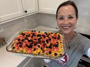 56K views · 1.8K reactions | Miss Annie makes a FIESTA SEVEN LAYER BEAN DIP, from the Volume 1 cookbook. I used Y'all Sweet Tea's Texas Street Taco seasoning and it was so good! | Miss Annie's Home + Kitchen | Facebook