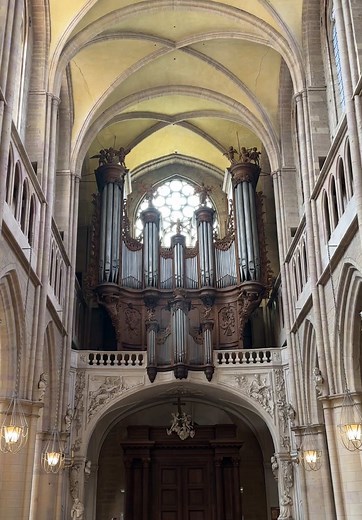 I’ve never seen a pipe organ. It’s amazing.