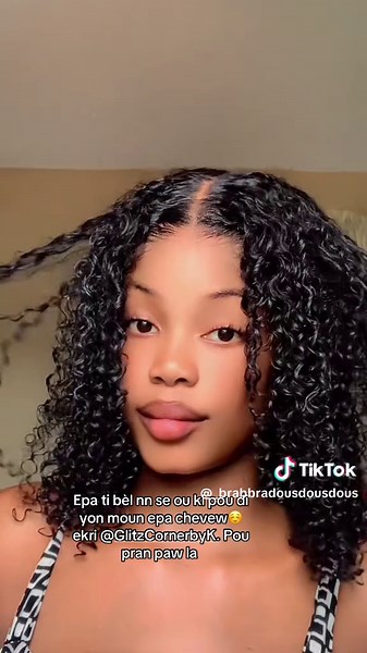 Tutorial Cheveux Bouclés: Astuces et Techniques