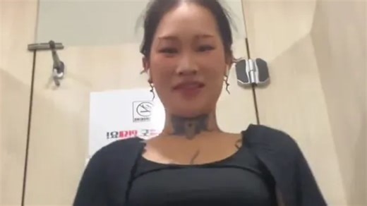 Woman gets dress coded at work but her outfit totally breaks the internet