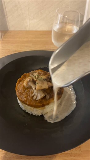 テレビでみて気になっていたマッシュルームカレーのお店へ。とーっても美味しかった！お店の方ともお喋りできて嬉しかった✨ #Mine #ぶらり旅セット #伊野尾慧