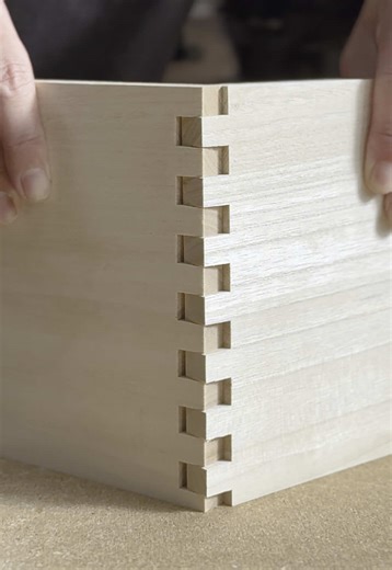 Rail-Guided Box Joint Jig 1.0 #woodworking #jig #joint #diy #asmr #wood