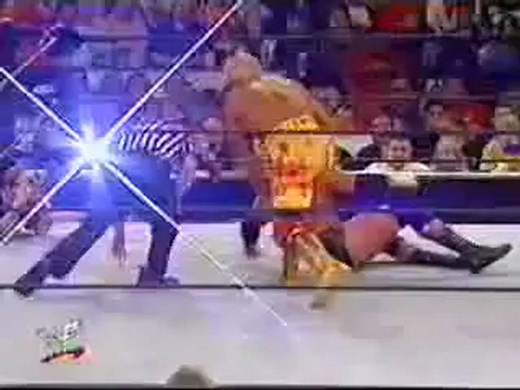 WWE-Universal.Fr - Triple H VS Hulk Hogan (Backlash 2002)