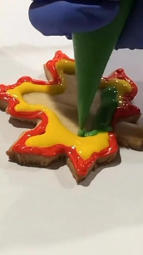 #TTNaingKitchen Just baked some edible fall leaves 🍂 Royal icing and cozy colors — the perfect fall combo! Full videos up on YouTube 💛 How to Decorate Fall leaves, Maple leaves cookies with Royal icing https://youtu.be/pjlLxy255hk | TTnaing-Kitchen