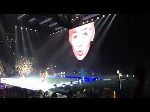 Miley Cyrus - Bangerz Tour Intro + SMS live @ Milan 08.06.2014