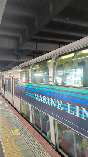 高松行き快速マリンライナーが岡山駅を出発