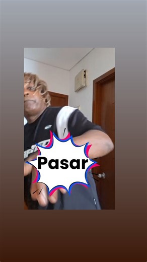 Nibaldo on Instagram: "🇪🇸 Spanish 🤝 🇮🇩 Bahasa Indonesia Pasar 🇪🇸 = to pass Pasar 🇮🇩 = market Same word. Same pronunciation. Totally different meaning 🤯 Languages collide through history, trade, and pure coincidence. That’s why learning languages is never boring 😄🌍"