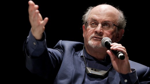 Salman Rushdie: qu'est-ce que "Les Versets sataniques", le roman qui lui a valu une fatwa iranienne?
