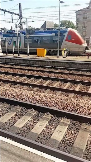 Passage d’un AGC en UM à Villeneuve Saint Georges (spot exceptionnel en gare en raison de canicule)