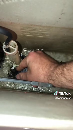 Install of a toilet flapper for running toilet. #maintenanceman #plumbing #diy #fyp #toiletflapper #howto