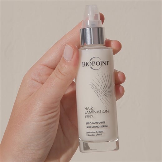 Il rituale di bellezza perfetto per i tuoi capelli è tutto racchiuso qui 💖 4 semplici step da fare a casa tua, per una lucentezza effetto 3D che dura fino a 1 mese* *Test di autovalutazione su 30 donne. Risultati ottenuti con un singolo utilizzo del trattamento Biopoint Hair Lamination Siero, Laminante e Cristallo Gel Sublimatore, associato all'utilizzo di Biopoint Hair Lamination Cristallo Gel Sublimatore dopo ogni lavaggio successivo. | Biopoint