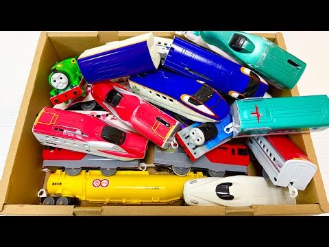 電車、新幹線、貨物列車、きかんしゃトーマスのおもちゃをチェック！踏切と洗車場のコースを走行テストです！