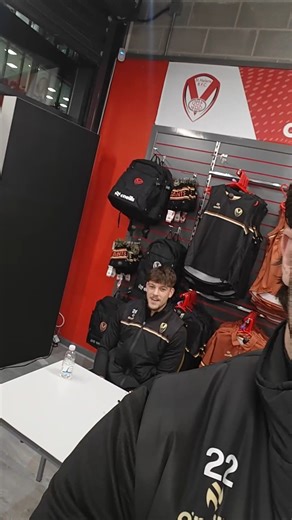 Come down to the Saints Superstore and meet Joe Shorrocks and Jacob Douglas! They're in store now until 6pm 🙌🙌 The ticket office is also open until 7pm tonight, so you can meet our new Saints and renew your membership for 2026 in one visit! 💪 #COYS | St.Helens RLFC