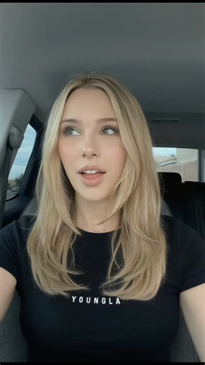 you’d stop scrolling for this, right? | Lilith Berry