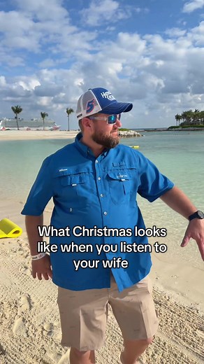 Christmas at Sea @Norwegian Cruise Line #greatstirrupcay #bahamas #norweigancruise @Lance