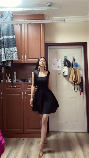 小黑裙的魅力 #黑色系 #连衣裙#夏季穿搭
