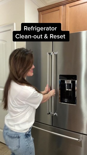 Deep Clean & Reset Your Fridge: A Step-by-Step Guide