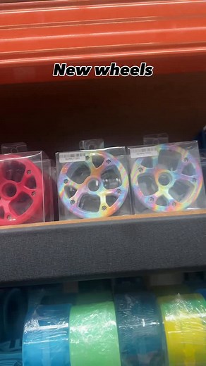 41K views · 1.5K reactions | The build process on a custom electric skateboard  New all terrain wheels for the Fusion ⚡️ . . . . #electric #build #custom #tyres #wheels #skateboard | Evolve Skateboards | Facebook