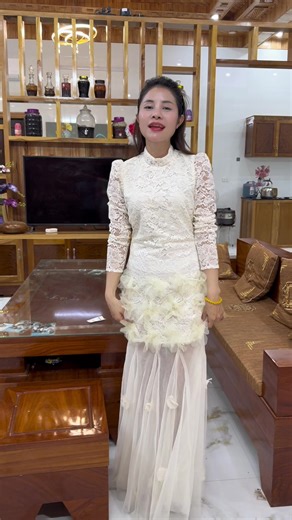 Đầm ren tay dài phối lưới đính hoa #dam #damren #damrentaydai #chuyenbaton