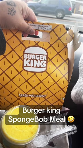 SpongeBob Meal ; He Gave It A 10! #burgerking #spongebobmeal #foodreview #fyp #foryoupage @chuitodiaz