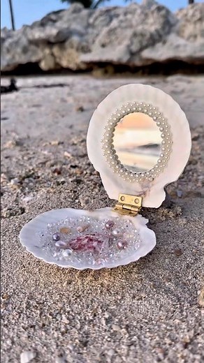 DIY Mermaid Seashell Compact